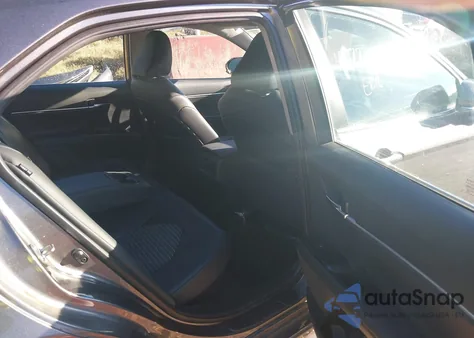 2019 Toyota Camry Hybrid Se z USA, uszkodzony, nr VIN 4T1B21HK5KU520474